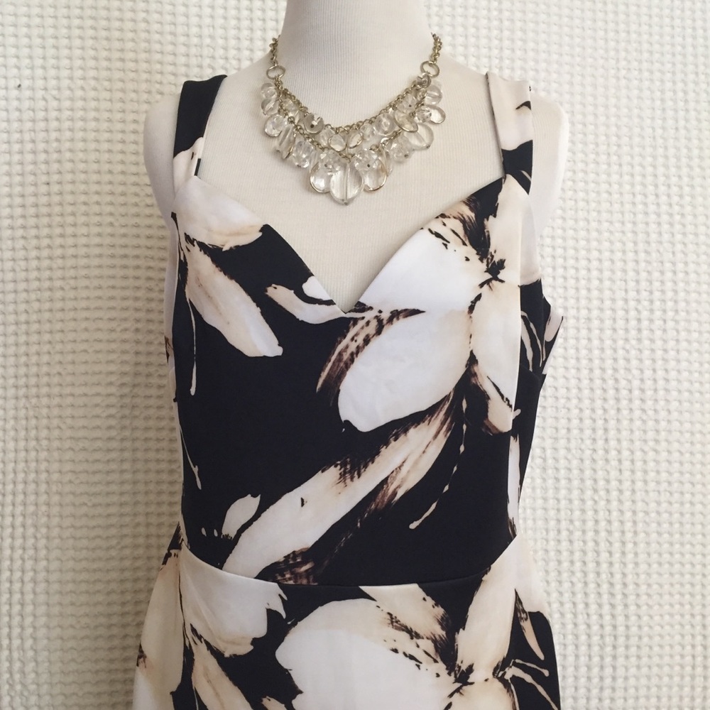 Dress Barn, lady sheath dress with necklace